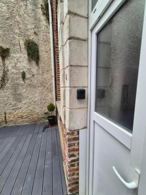 Valscosy Parking - Activites Illegales Interdite Apartment